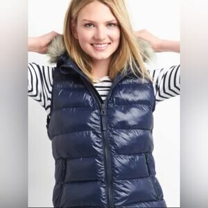 Gap Faux Fur Puffer Vest Jacket Navy Blue Cozy Primaloft Down Alternative XS new